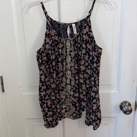🔥3/$20🔥 Xhiliration floral cold shoulder blouse size XS - Picture 1 of 8